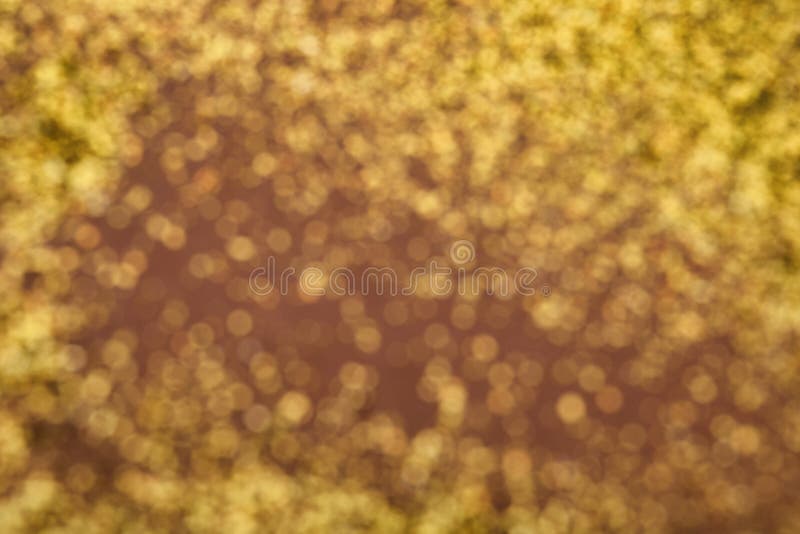 Hạt vàng là một màu sắc rực rỡ và quyến rũ, mang lại cho bức ảnh của bạn một vẻ độc đáo và thú vị. Những hạt vàng lấp lánh trên nền đen tạo ra một không gian đầy sức hút, và chắc chắn sẽ làm say mê bất cứ ai nhìn vào bức ảnh này.