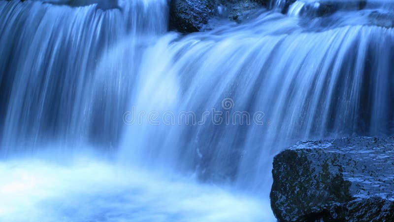 Blå vattenfall