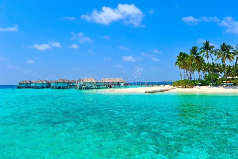 blått maldive havsvillavatten arkivbild blått maldive havsvillavatten arkivbild