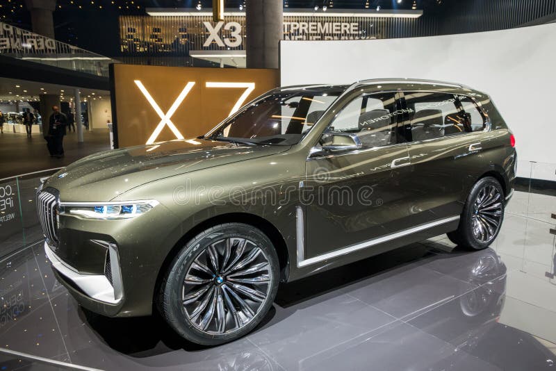 BMW-de auto van SUV van Conceptenx7 iPerformance stock afbeelding BMW-de auto van SUV van Conceptenx7 iPerformance stock afbeelding