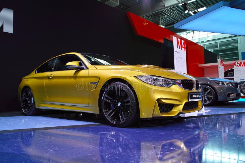 BMW-Stand: BMW M4 redaktionelles stockfotografie. Bild von extrem - 52993942