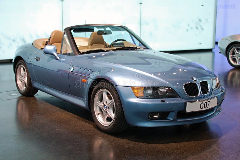 90+ Bmw Z3 Photos, taleaux et images libre de droits - iStock