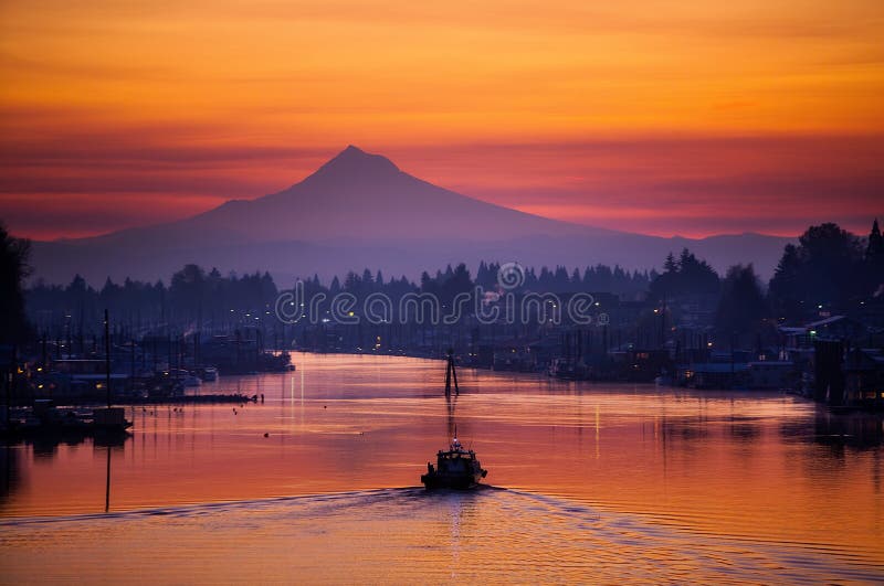 Boating on Columbia River during Sunrise Stock Photo Image of coast