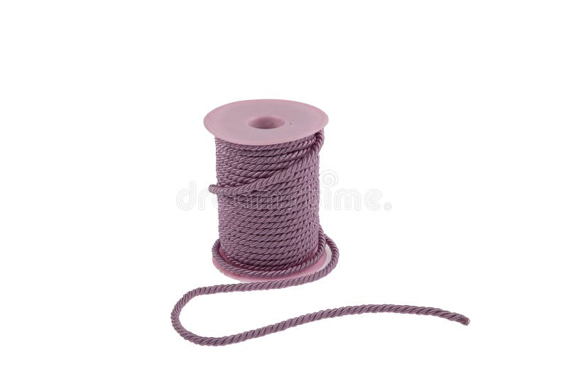 Bobine di corda ritorte o di cotone. riprese in studio isolate in bianco. scorza di fune nautica. corde nautiche di corda di corda di scorza colorata.