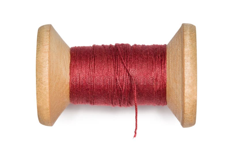 Bobine en bois avec des amorçages de rouge d'isolement sur le blanc photos libres de droits Bobine en bois avec des amorçages de rouge d'isolement sur le blanc photos libres de droits