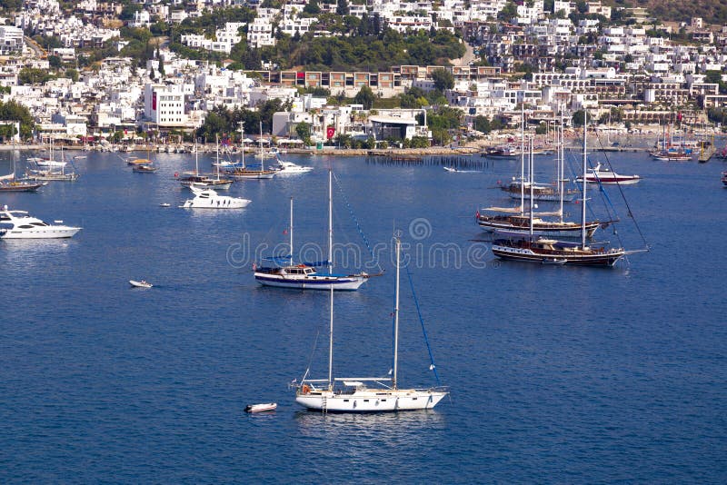 Bodrum, pavo. Bodrum, Turquía - 8 de mayo de 2016: Vista de la ciudad de Bodrum, costa egea, la Turquía más soutwest, turco Riviera