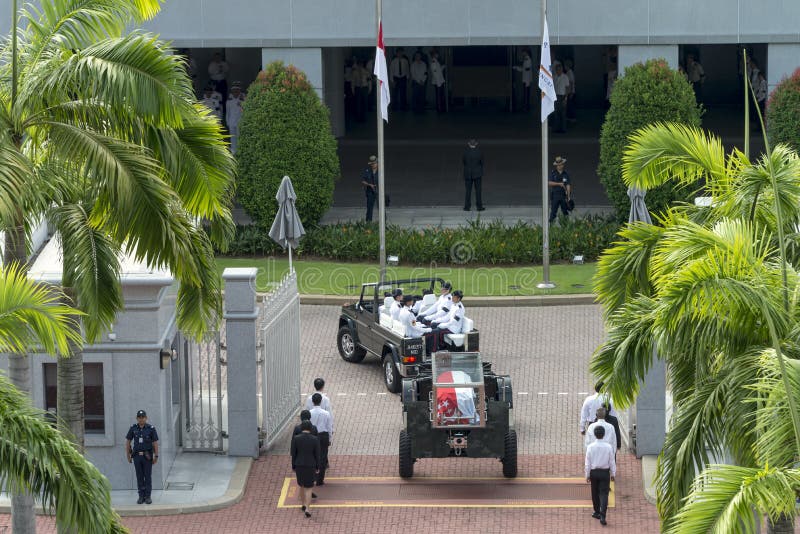 Body of Mr. Lee Kuan Yew entering Parliament house from the Istana on Mar 25 2015