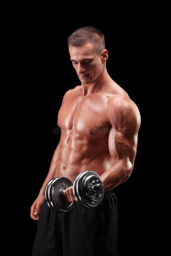 Bodybuilder masculin musculaire établissant avec le poids photo stock Bodybuilder masculin musculaire établissant avec le poids photo stock