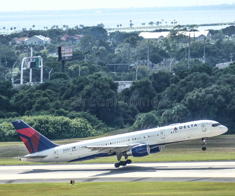 Collection 91+ Images what color is delta at tampa airport Excellent