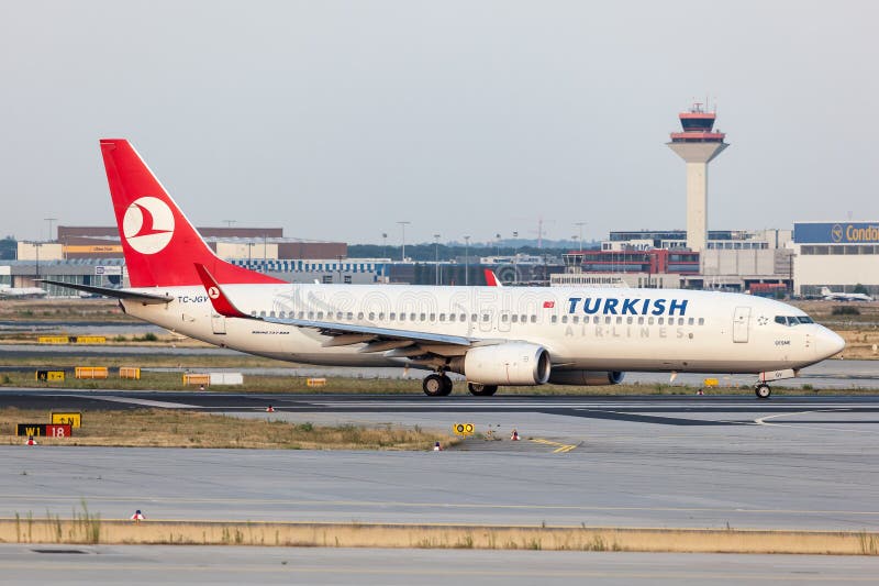 725 Boeing 737 800 Turkish Airlines Stock Photos - Free & Royalty-Free ...