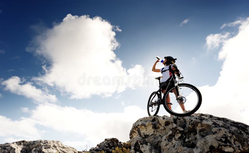 Boisson de vélo de montagne photographie stock