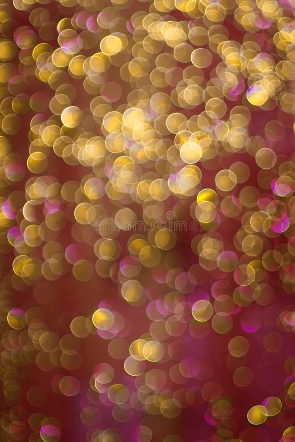 Bokeh abstrait d'or-purpur : l'eau sur le verre photo libre de droits Bokeh abstrait d'or-purpur : l'eau sur le verre photo libre de droits