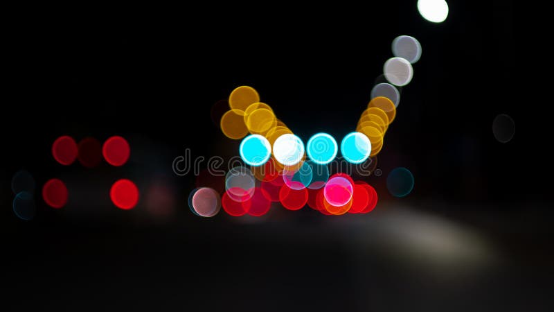 Bạn muốn chiêm ngưỡng những ánh sáng bokeh lấp lánh trên đường phố đêm? Truy cập ngay hình ảnh liên quan để được khám phá những khung cảnh tuyệt đẹp này! 