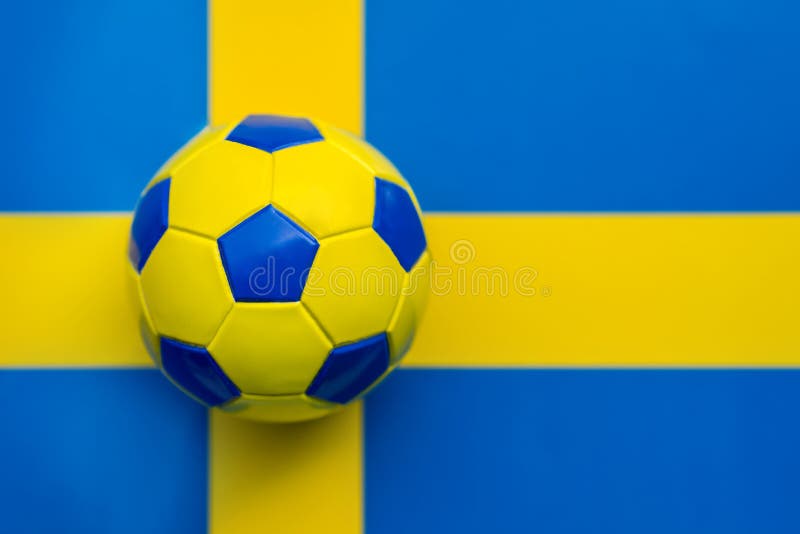 Vetores de Bola De Futebol Azulde Cor Amarela e mais imagens de Amarelo -  Amarelo, Atividade, Azul - iStock