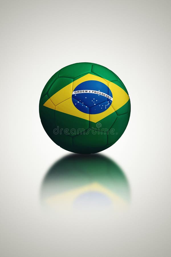 Bola de futebol com bandeira de Brasil ilustração stock Bola de futebol com bandeira de Brasil ilustração stock