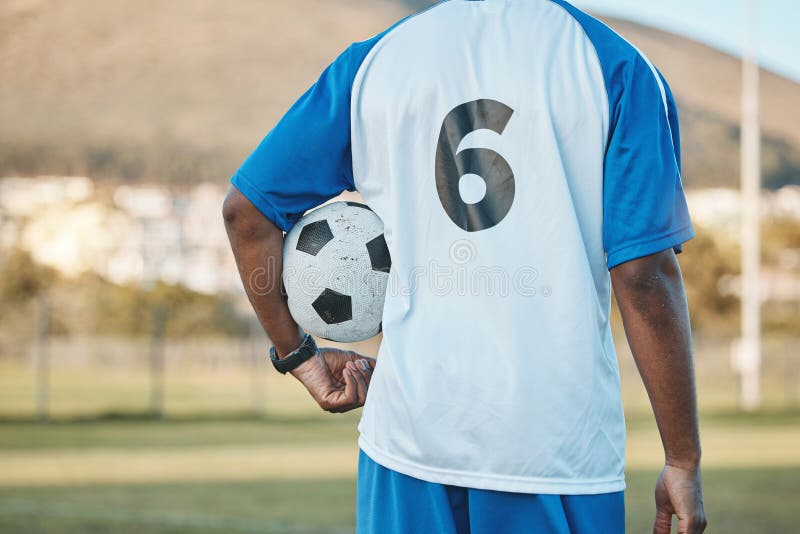 Grupo de tablet e equipe de jogadores de futebol ao ar livre em