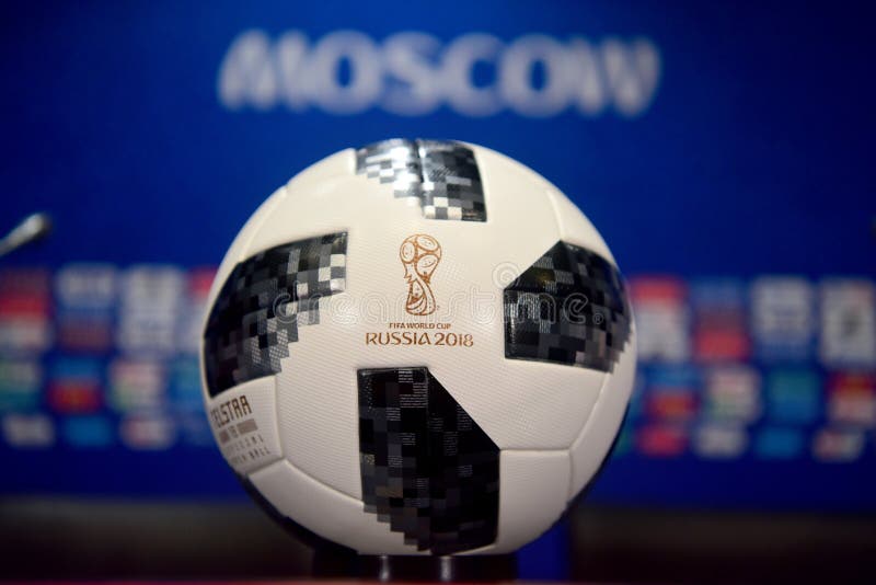 Bola oficial del partido del mundial 2018 imágenes de archivo libres de regalías Bola oficial del partido del mundial 2018 imágenes de archivo libres de regalías