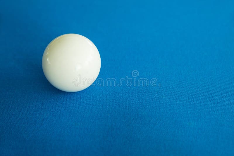 Bolas De Bilhar Americano Ou Jogo De Bilhar De Snooker Qualquer Um Dos  Vários Jogos Jogados Em Mesa Azul Foto de Stock - Imagem de colorido,  relaxamento: 188938030