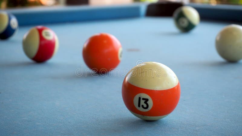 Uma Foto Estilo Vintage De Uma Bola De Bilhar Em Uma Mesa De