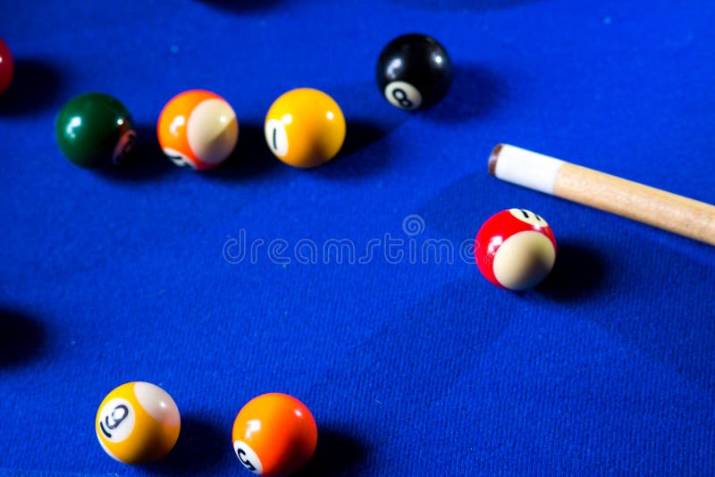 Bolas de billar de la piscina en sistema azul del juego del deporte de la tabla Billar, juego de la piscina foto de archivo Bolas de billar de la piscina en sistema azul del juego del deporte de la tabla Billar, juego de la piscina foto de archivo