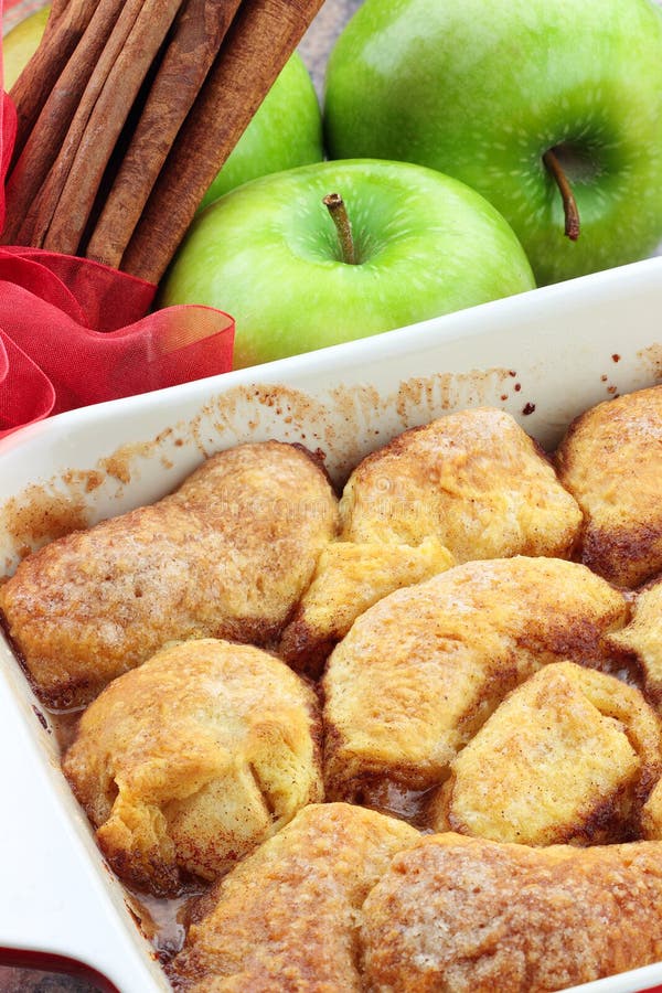 Bolas de masa hervida de Apple fotografía de archivo libre de regalías Bolas de masa hervida de Apple fotografía de archivo libre de regalías