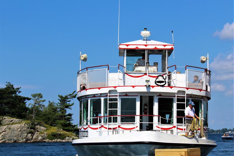 boldt castle tour boat