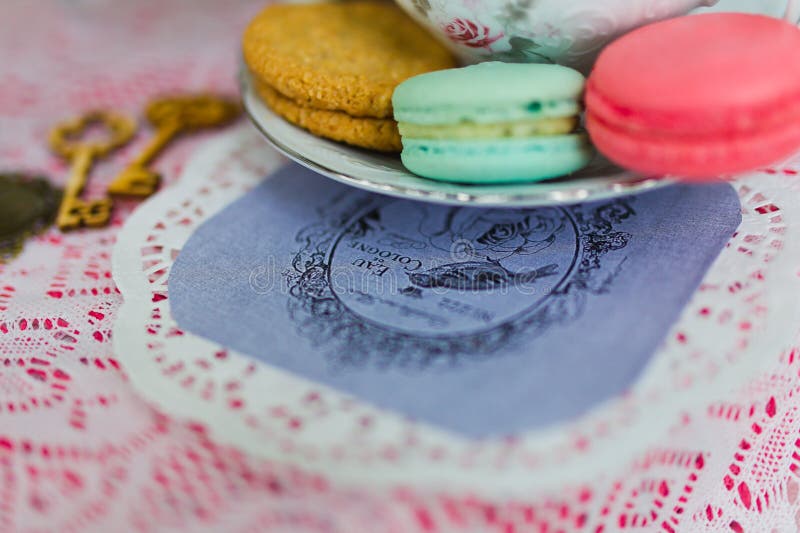 Bolinhos de amêndoa coloridos imagem de stock