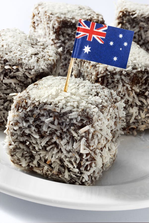 Bolo australiano de Lamingtons da bandeira imagens de stock Bolo australiano de Lamingtons da bandeira imagens de stock