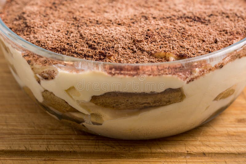 Bolo caseiro do Tiramisu foto de stock