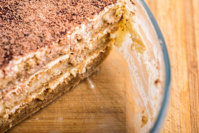 Bolo caseiro do Tiramisu imagens de stock