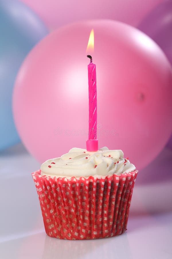 9,229 Fotos de Stock de Bolo Decorado Roxo - Fotos de Stock