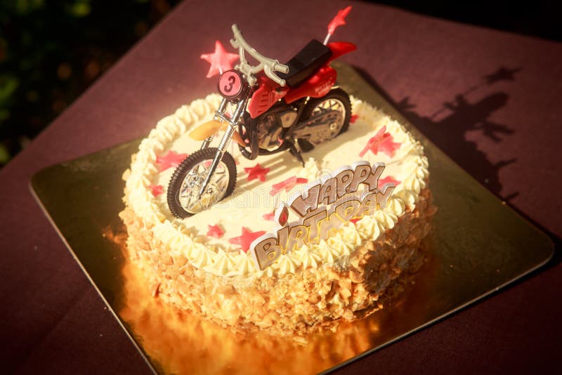 bolo de aniversario tema moto