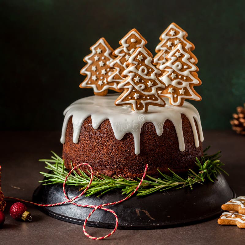 Bolo De Aniversário Decorado Com Biscoitos De Pão-de-gengibre Na Forma De  Personagens De Jogos De Computador Online. Entre Nós. Bo Foto de Stock  Editorial - Imagem de cartoon, padaria: 228413598