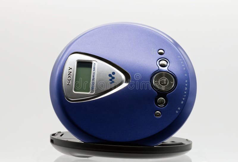 Discman Royalty-Free Images, Stock Photos & Pictures