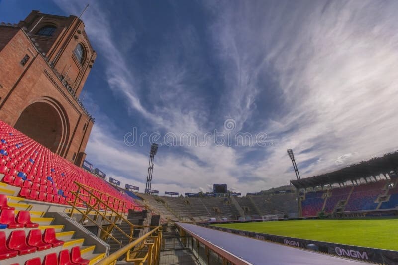 Bologna stadium fotografia editorial. Obraz złożonej z stadion 64763057