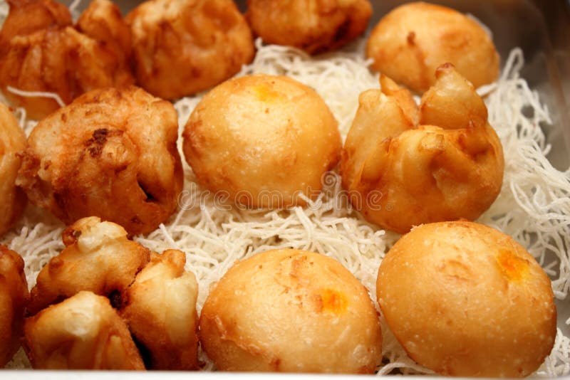 Bolos cozinhados fritados enchidos imagem de stock Bolos cozinhados fritados enchidos imagem de stock