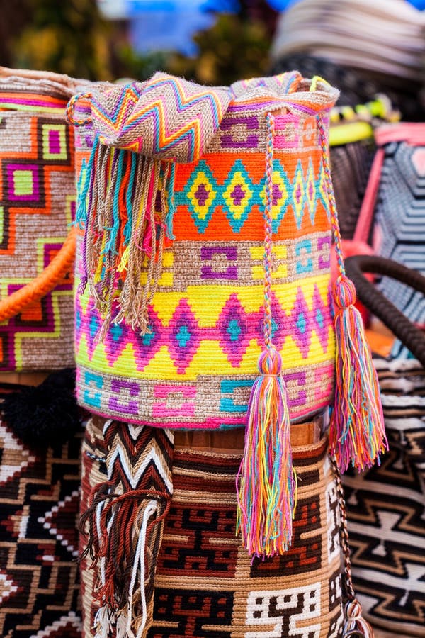 cebolla bendición Ocho Bolsos Tradicionales Tejidos a Mano Por Las Mujeres De Wayuu Imagen de  archivo - Imagen de tejido, comunidades: 124903113