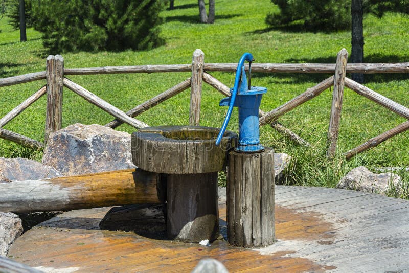 Torre De água Em Tijolo Na Itália Imagem de Stock - Imagem de