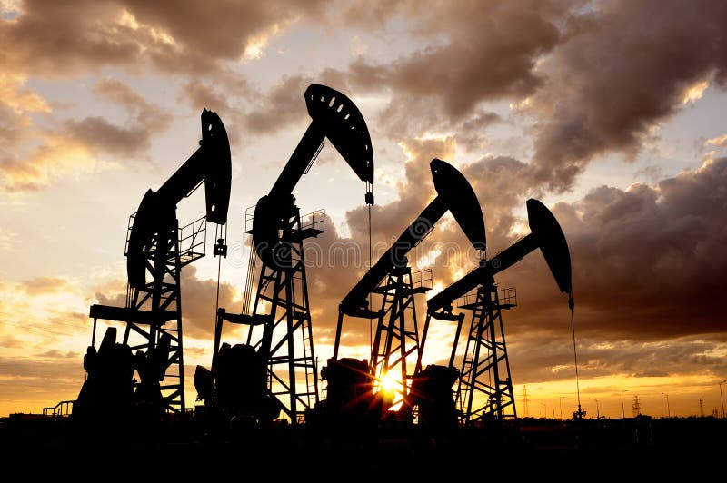 Bomba de petróleo. Petróleo de bombas de la torre de perforación de petróleo o gas natural del subterráneo