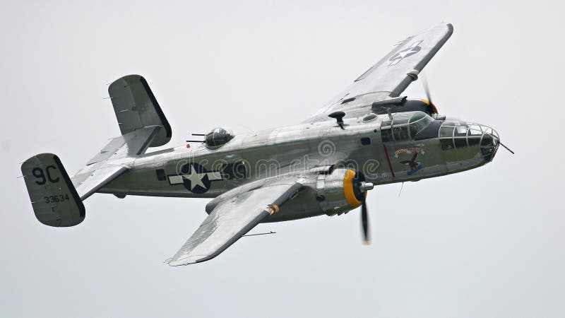 Download Bombardeiro B-25 foto de stock. Imagem de histórico, vôo - 58880
