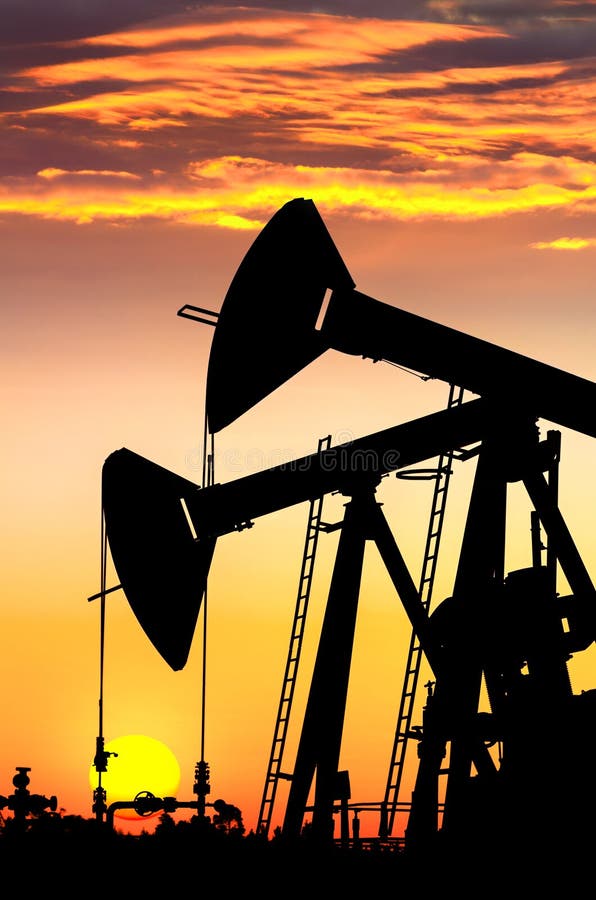 Bombas de petróleo imagen de archivo
