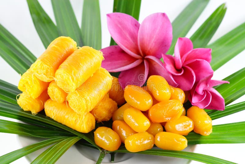 Bonbons thaïlandais sur la feuille photographie stock libre de droits Bonbons thaïlandais sur la feuille photographie stock libre de droits