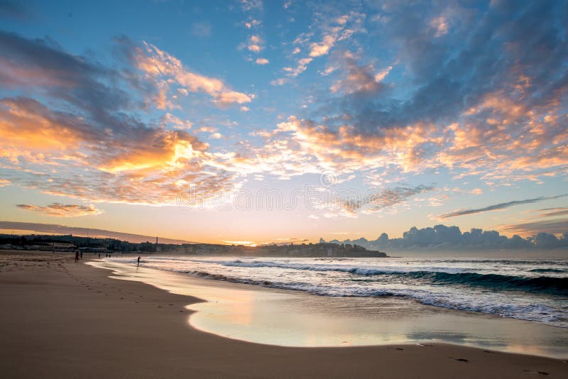 Bondi Beach editorial image. Image of beach, blue, people - 13682030