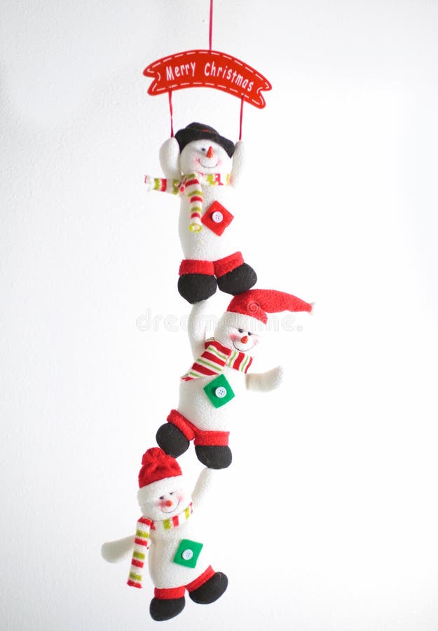 Boneco de neve feliz do Natal do inverno com cenoura e olhos imagens de stock Boneco de neve feliz do Natal do inverno com cenoura e olhos imagens de stock