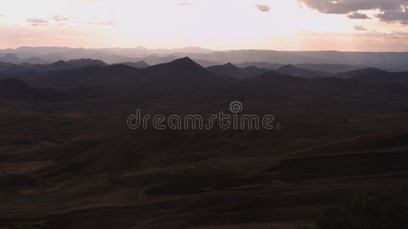 Bonita vista de las montañas de Azrou en Marruecos foto de archivo Bonita vista de las montañas de Azrou en Marruecos foto de archivo