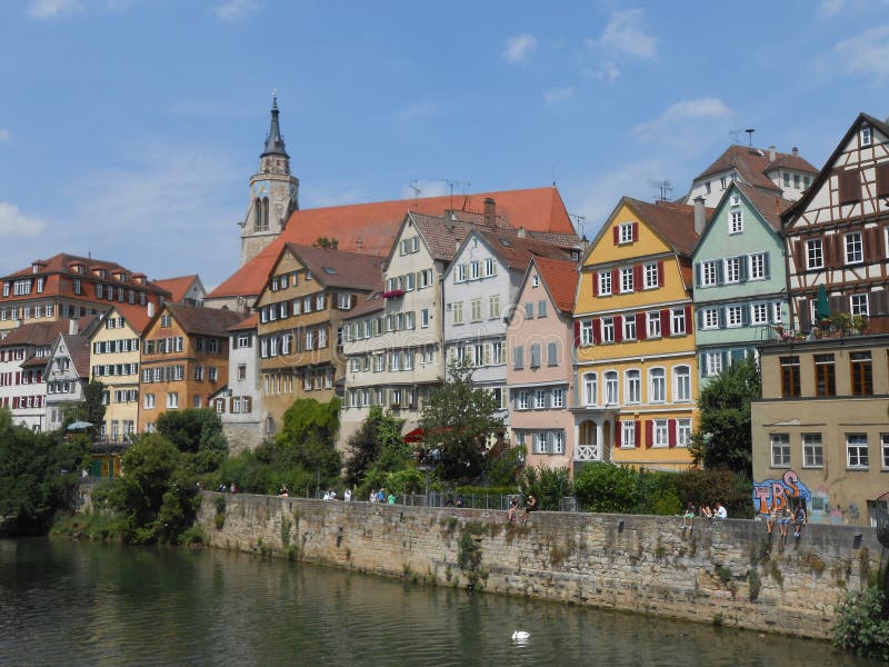 Bonita vista de Tübingen en el río Neckar, Alemania fotografía de archivo Bonita vista de Tübingen en el río Neckar, Alemania fotografía de archivo