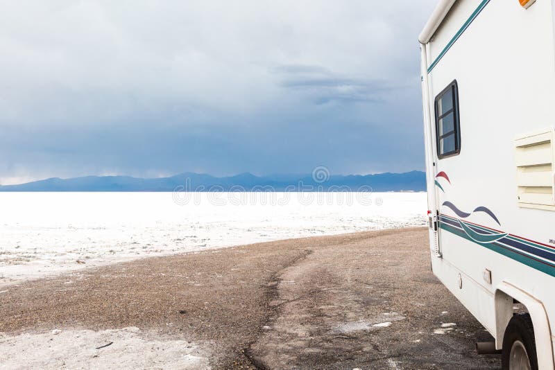 Download Bonneville mieszkań sól zdjęcie stock. Obraz złożonej z target39 - 57662624