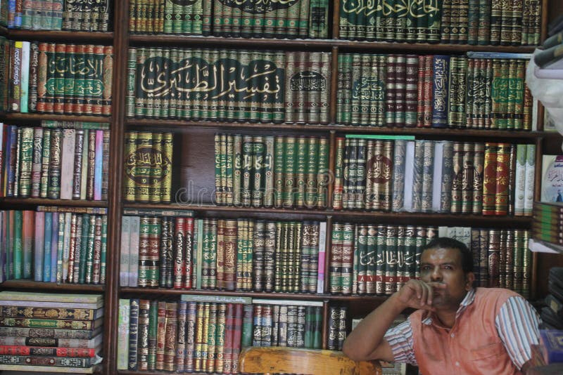 Bookstore in Egypt editorial stock image. Image of ancient 44598929