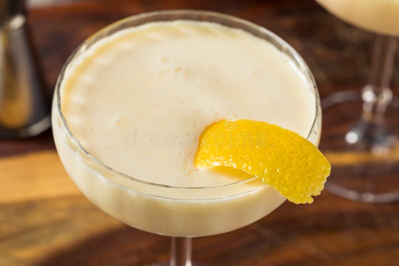 Boozy Refreshing Advocaat Canary Flip Cocktail Stock Image Image of cinnamon, christmas 263609067