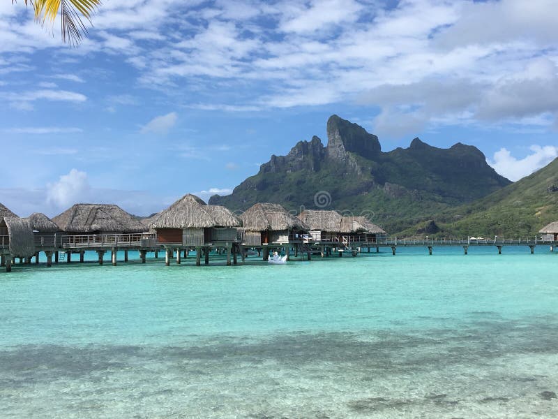 Bora Bora bungalow